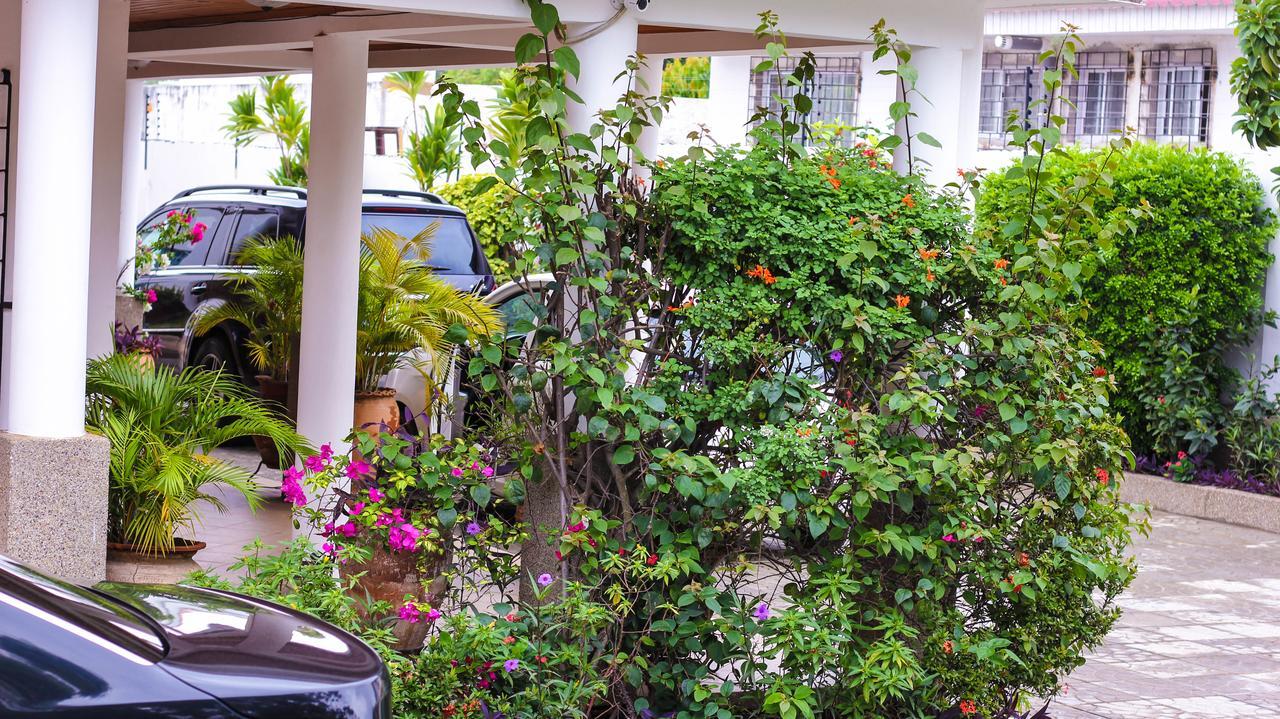 אקרה Lavender Lodge Hotel מראה חיצוני תמונה