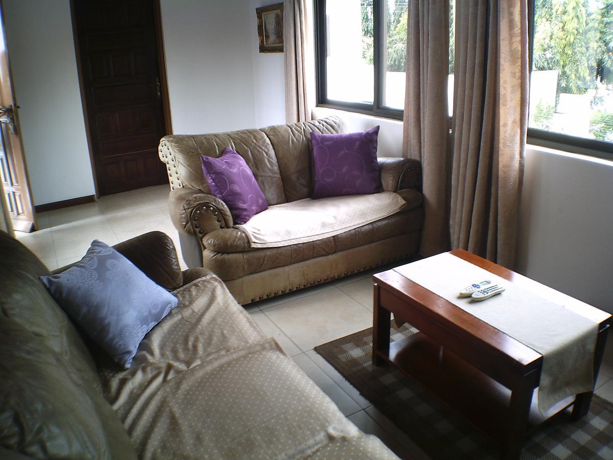 אקרה Lavender Lodge Hotel מראה חיצוני תמונה
